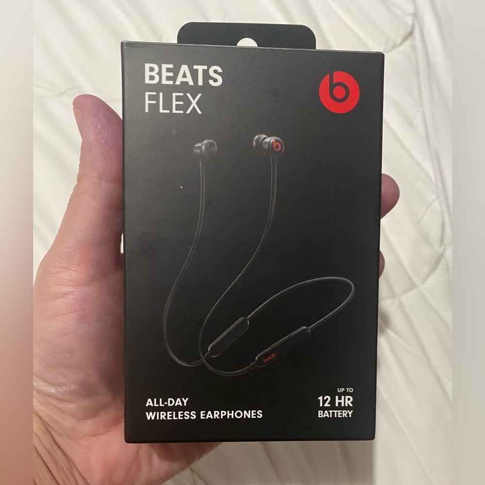 Beats Flex earphones